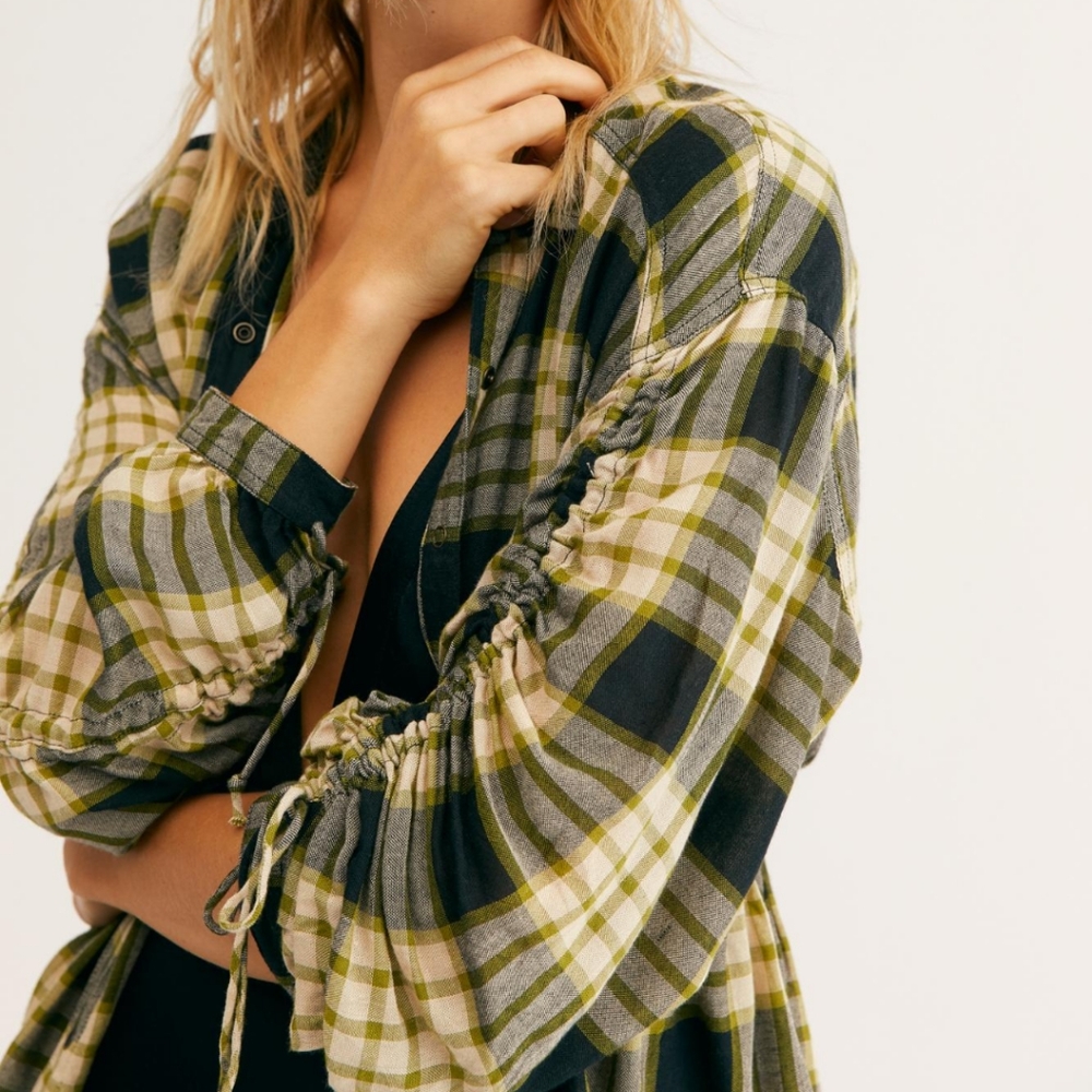 🆕🌿FREE PEOPLE PLAID TOP🌿